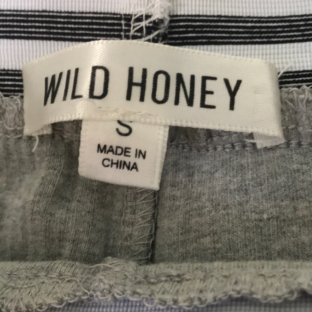 gray pants - Picture 6 of 8